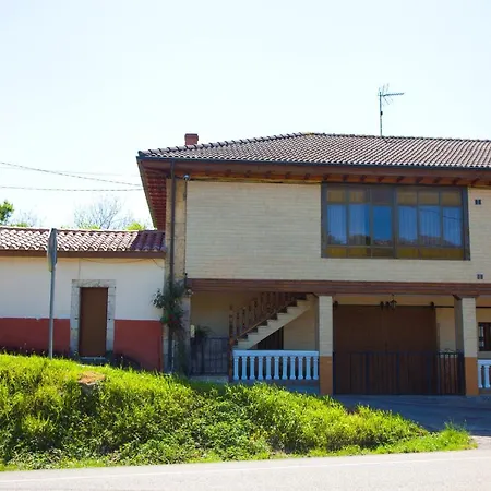 Casa La Ventiquina 펜션 La Pinera (Morcin, Asturias)